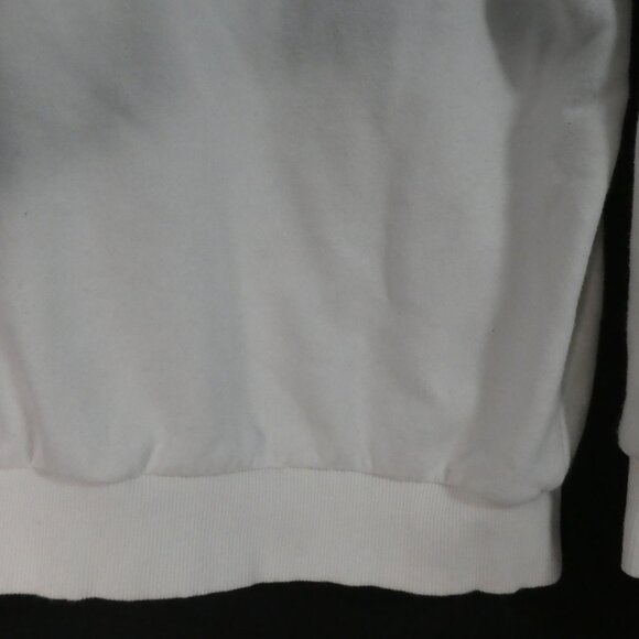 CANIFA | medium | Classic Solid White Crewneck Sweatshirt - Picture 15 of 16